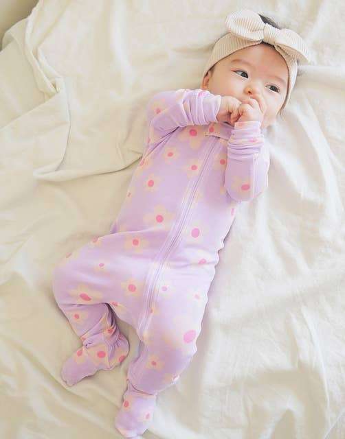 Pyjama à pieds en modal Blooming Purple – Image 2
