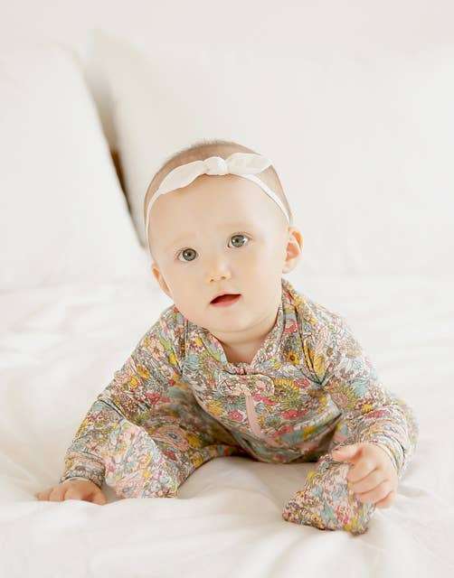 Pyjama intégral en modal pour bébés et enfants — motif floral – Image 4