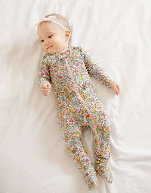 Pyjama intégral en modal pour bébés et enfants — motif floral