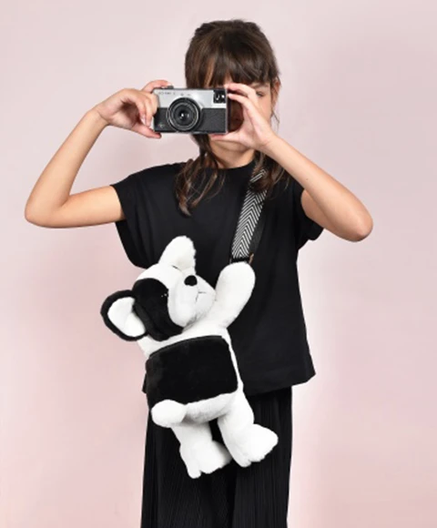 Sac bandoulière - Chien en peluche noir et blanc - 30cm – Image 3