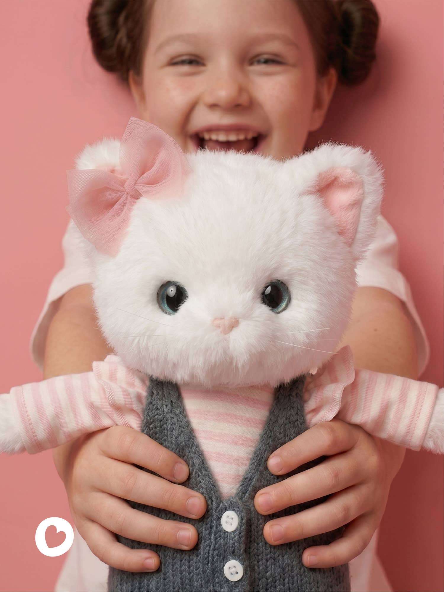 Peluche, Lucky Sophie en salopette lainage: Chaton élégant 38 cm – Image 3